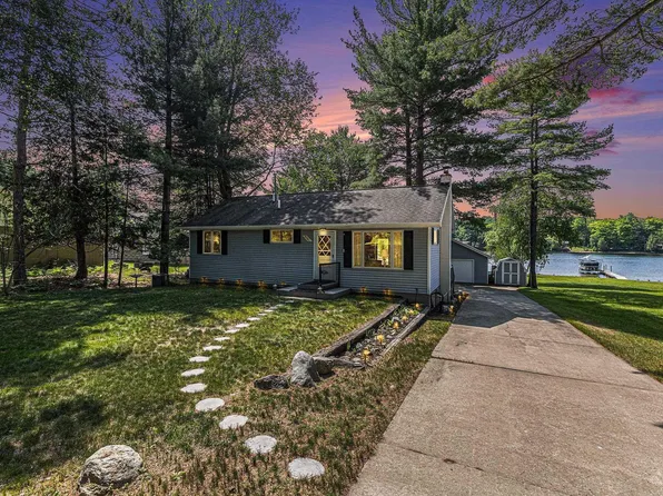 8781 Clam Lake Rd, Bellaire, MI 49615