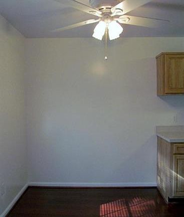 4th image of 14812 London Towne Sq