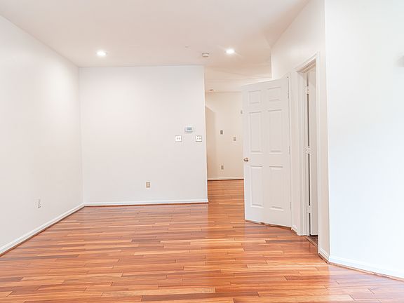 5th image of 744 Faraway Ct