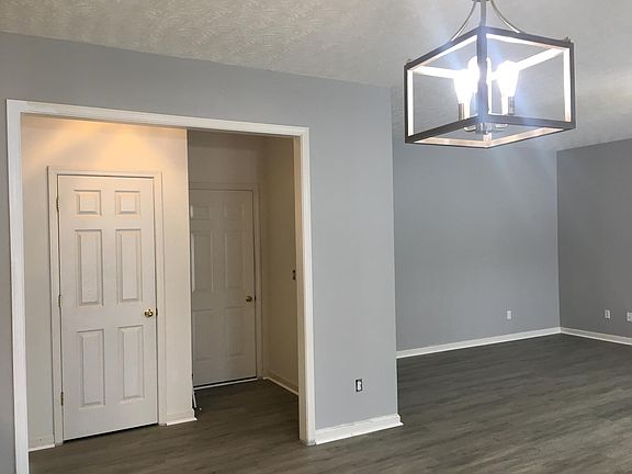 4th image of 2304 Dogwood Trace Blvd