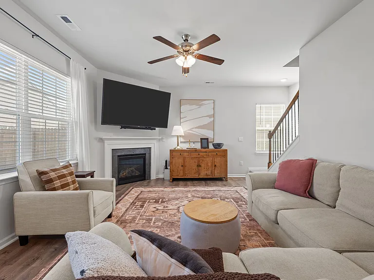 1009 Chiles Dr — Photo 35