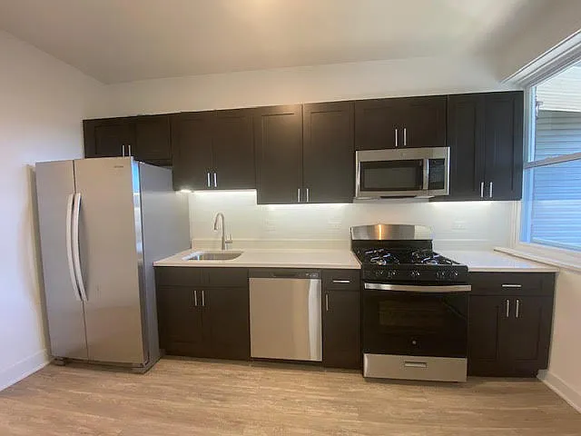 3 bed, 1.5 bath, $2,995 — Photo 1