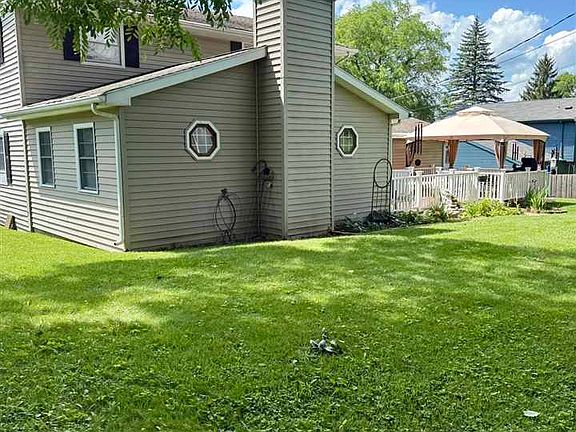 3rd image of 319 Elks Country Club Rd