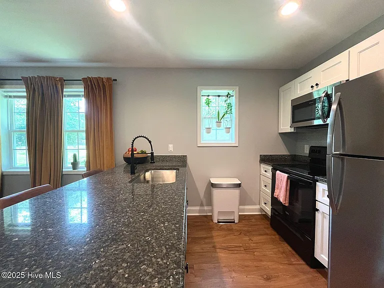 162 Midway Rd — Photo 14