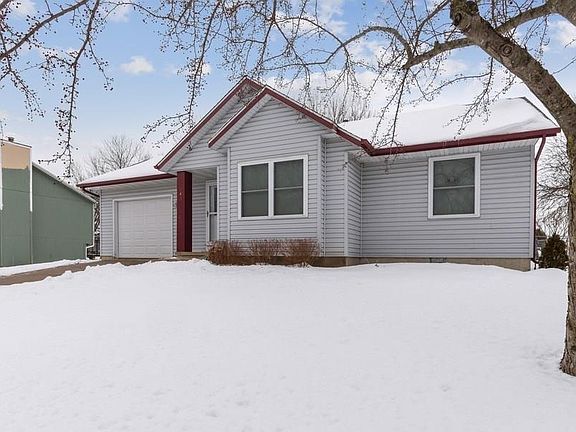 3rd image of 145 Bayberry Ln