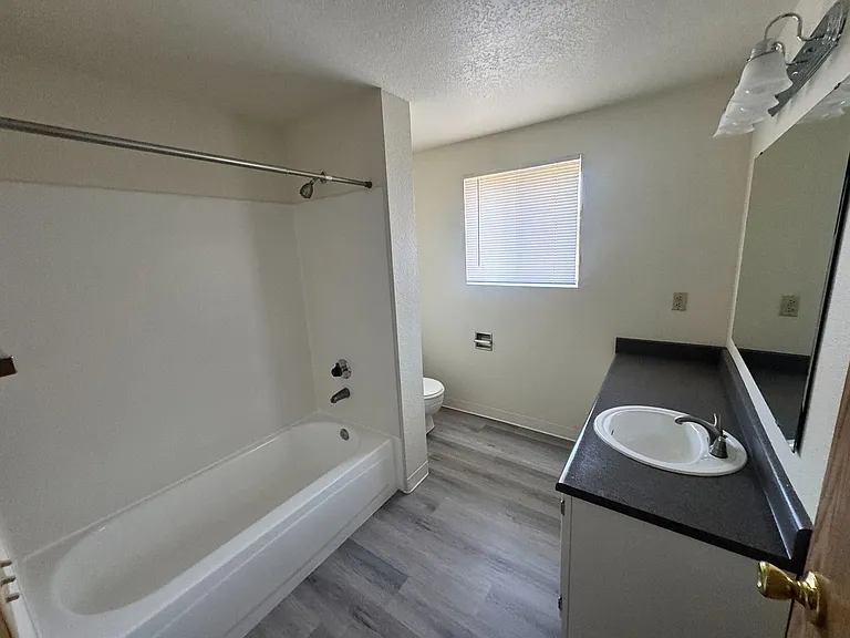 Wellington Place Apartments — Photo 16