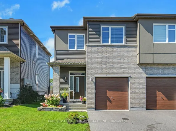 14 Riddell St, Carleton Place, ON K7C 0J4