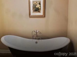 1096 E Healing Springs Rd, Crumpler, NC 28617