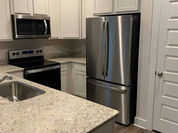 4th image of 1500 Iroquois Ct