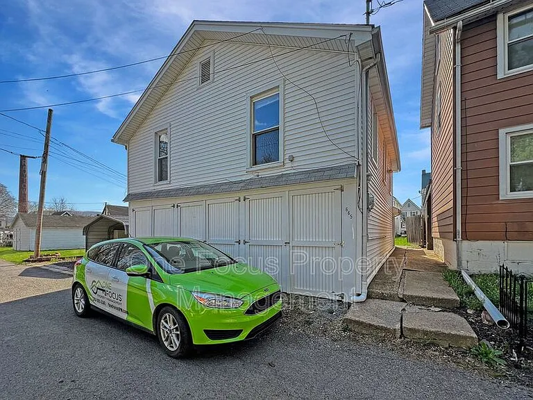 665 Allen St — Photo 7