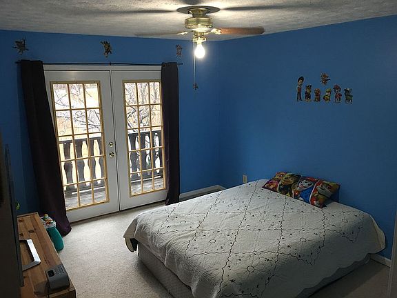 3rd image of 1889 Maxine Ln