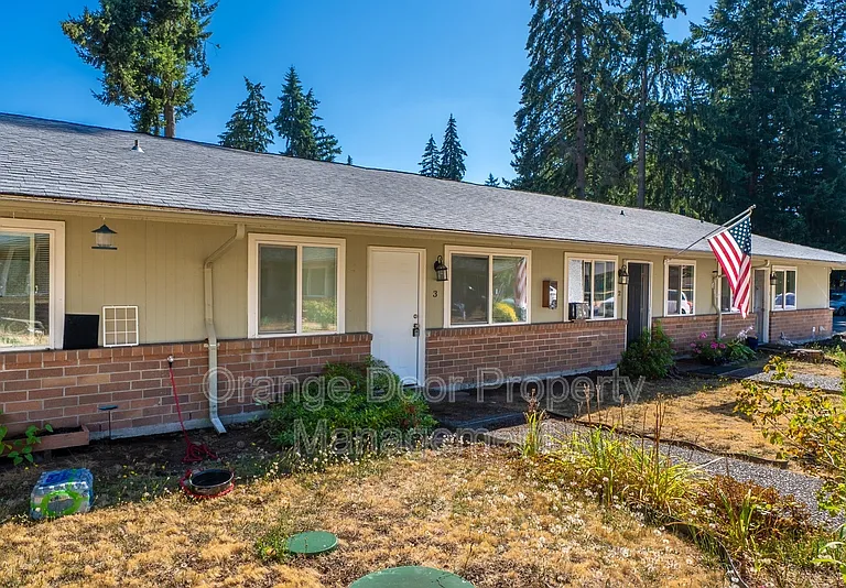 12315 112th Avenue Ct E #3 — Photo 1