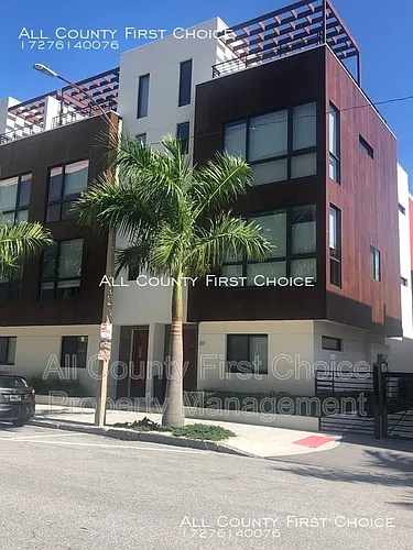 815 Arlington Ave N Photo 1