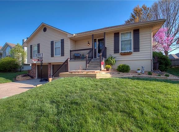 2nd image of 3708 NW Hidden Pointe Dr