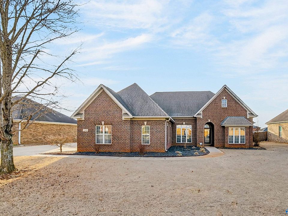 1st image of 120 Meadowridge Dr