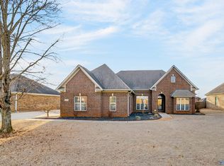 120 Meadowridge Dr, Hazel Green, AL 35750