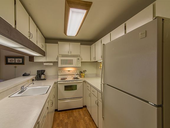 5th image of 3115 N North Lake Blvd #1