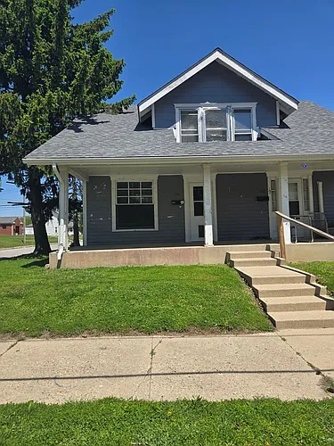 402 E Green St Photo 1