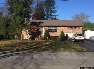 451 Wallace Rd, Schenectady, NY 12304