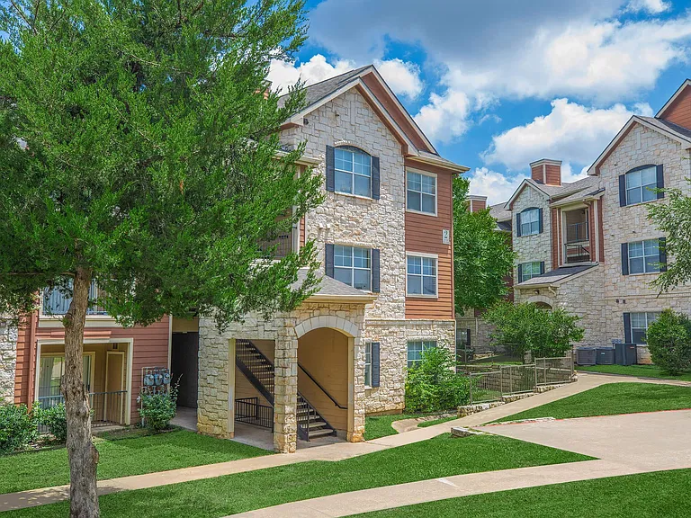 1401 S Aw Grimes Blvd — Photo 3