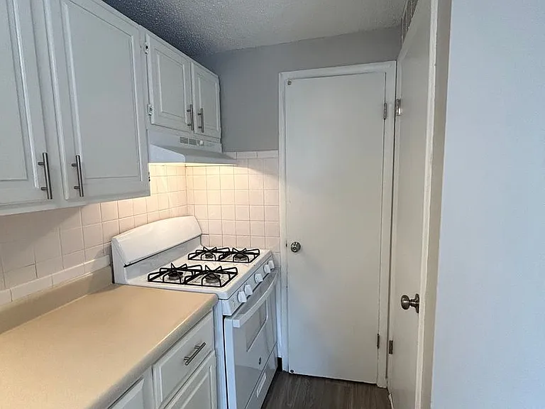 Coventry Court Townhomes — Photo 94