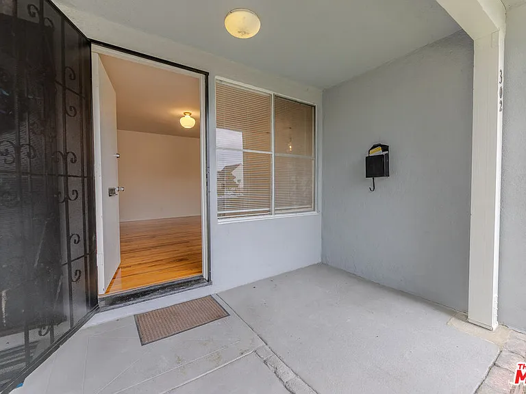302 N Maple St — Photo 34