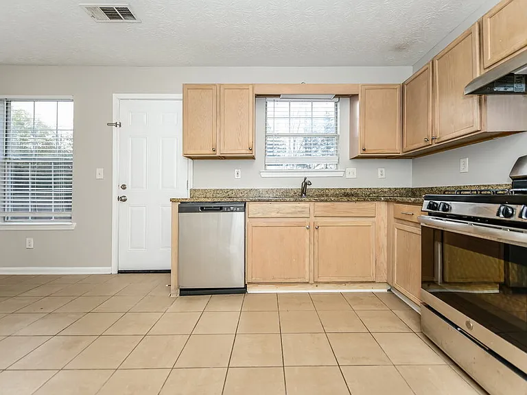 337 Autumn Lake Dr — Photo 6