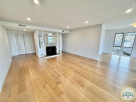 4th image of 20 Harbor Oak Dr #21