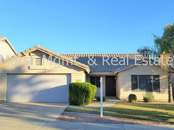 4th image of 484 W Redwood Dr