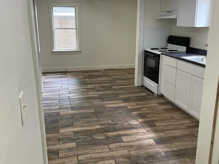 1031 Brown Ave #1 — Photo 12
