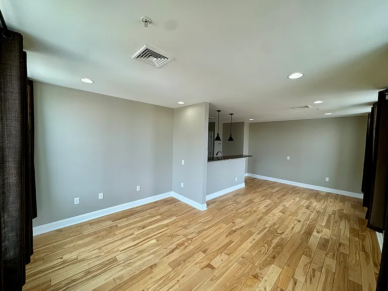 11 W Market St #404 — Photo 6