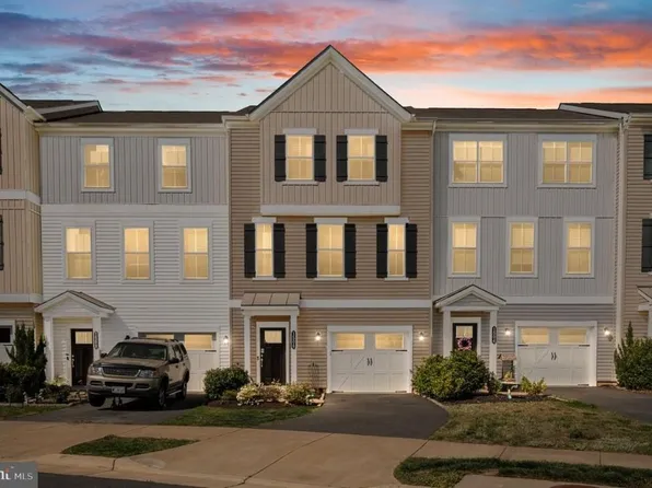 1506 Hudgins Farm Cir, Fredericksburg, VA 22408