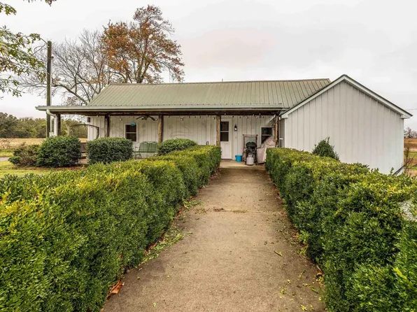 365 Bond Rd, Galatia, IL 62935