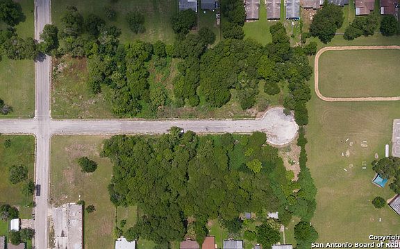 2nd image of 923 Yucca St