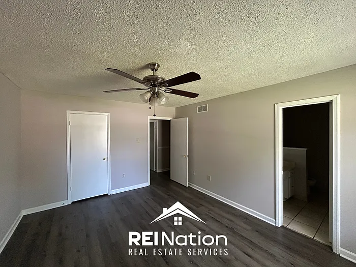3 bed, 2.0 bath, 1432 sqft, $1,545 — Photo 2