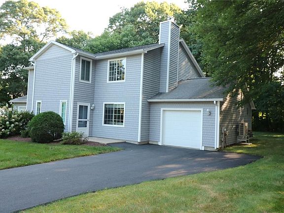 2nd image of 8 Cinnamon Ln