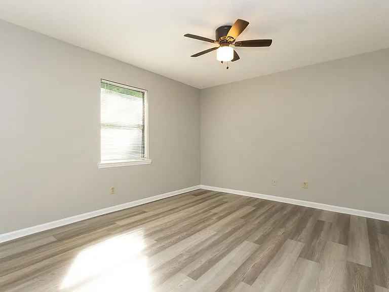 52 Nicole Ln — Photo 10