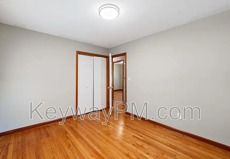 3301 Westmont Dr — Photo 8