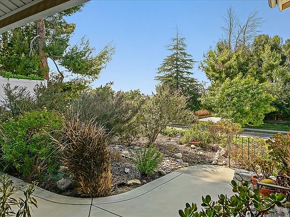 3rd image of 19276 Sierra Estates Dr