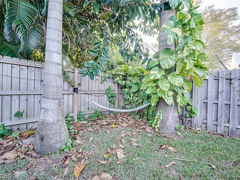 8831 Banyan Cove Cir — Photo 39