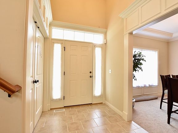 2nd image of 2216 W Paddington Ct