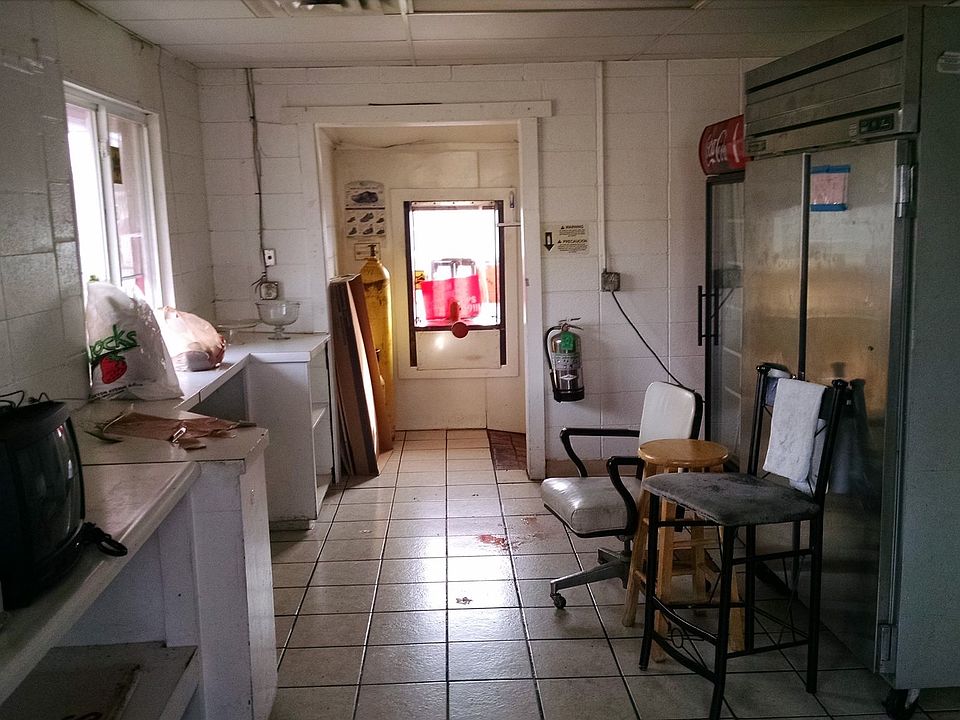 2nd image of 2227 W Holmes Rd