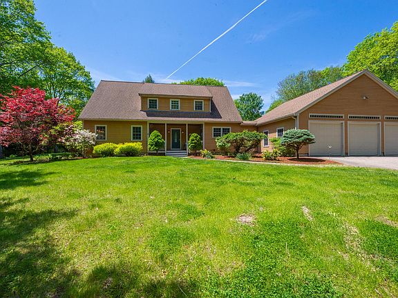 3rd image of 4 Winding Brooke Ln