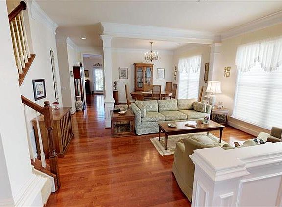 5th image of 44476 Blueridge Meadows Dr