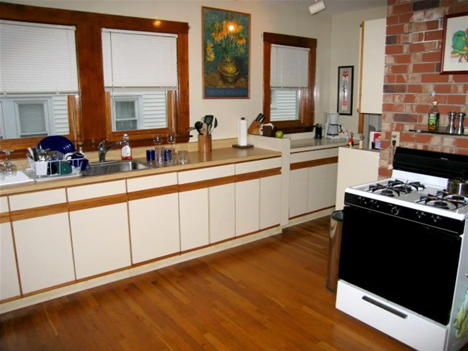 44 Garrison Ave — Photo 3