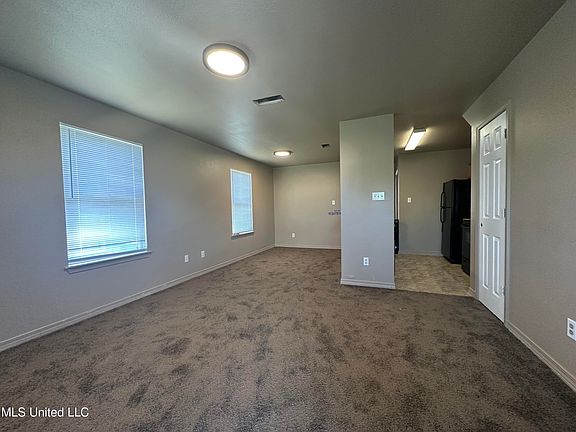 2nd image of 16 Grand Lido Ln