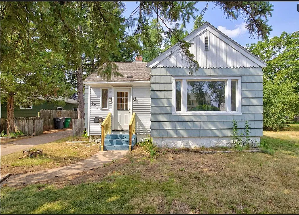 2 bed, 896 sqft, $975 — Photo 1