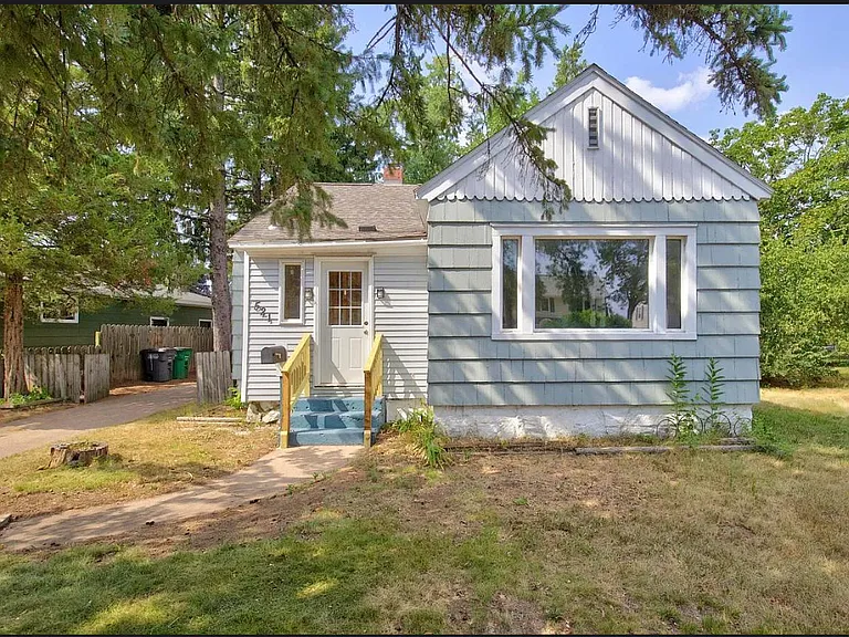 521 Dewey St — Photo 1