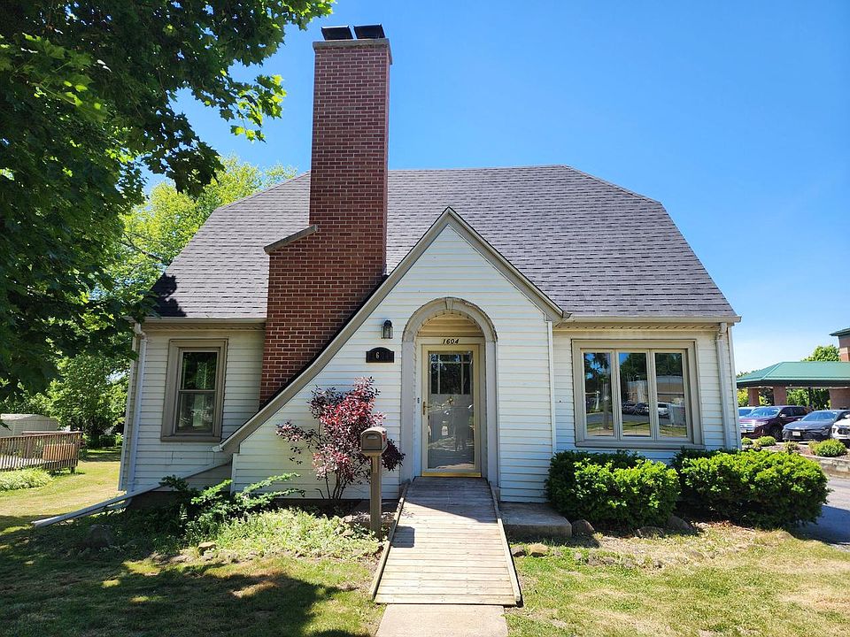 1st image of 1604 Main STREET