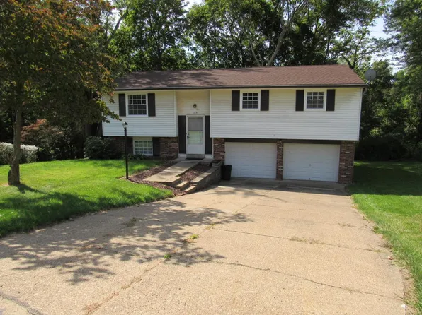 124 Treeview Dr, Coraopolis, PA 15108